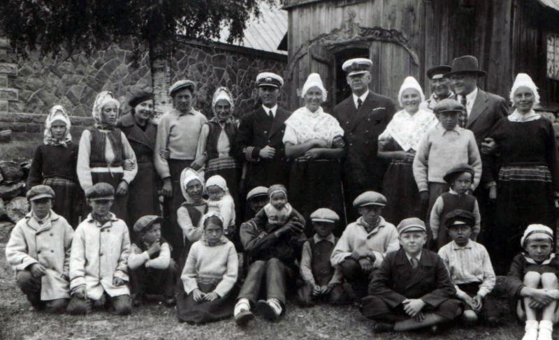 File:eestirootslased_eestirootslasi Ruhnu saarel 1937.jpg
